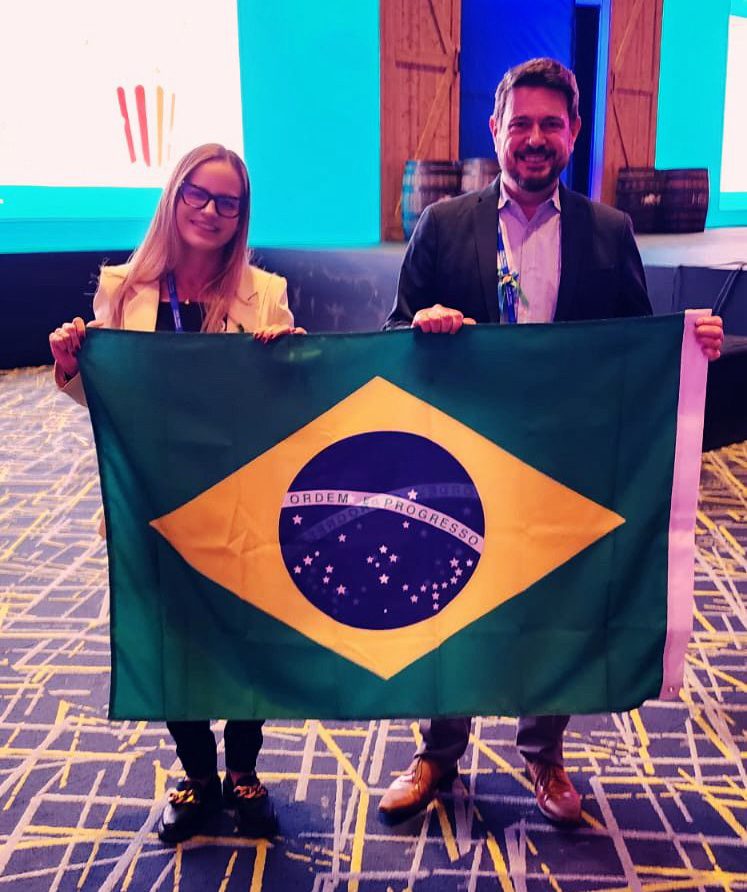 Fab�ola Queiroz e Alexandre Nardi